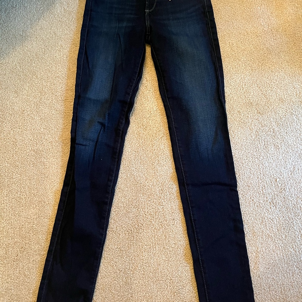 NEW WITH TAGS! AG mid-rise super skinny jeans
